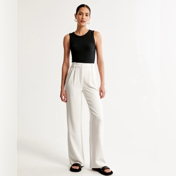 🤍 NWT Daisy Grace viral white wide leg trouser 🤍 - Picture 1 of 6